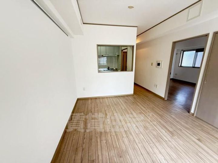 大阪府豊中市桜の町7丁目の賃貸マンションの内装