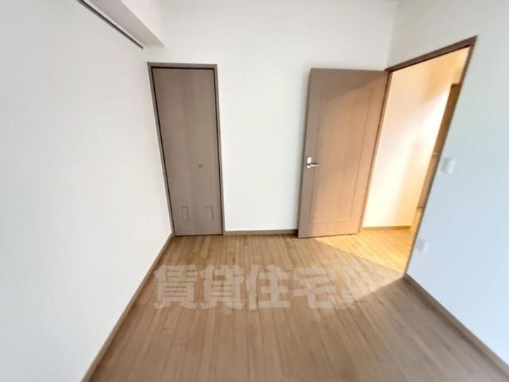 大阪府豊中市桜の町7丁目の賃貸マンションの寝室