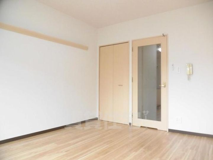 大阪府豊中市本町9丁目の賃貸マンションの居間
