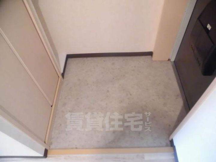 大阪府豊中市本町9丁目の賃貸マンションの玄関
