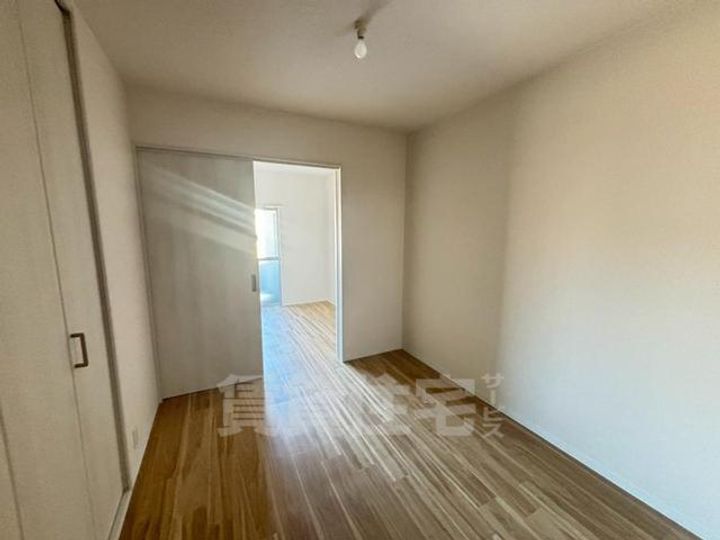 大阪府豊中市螢池北町3丁目の賃貸マンションの寝室