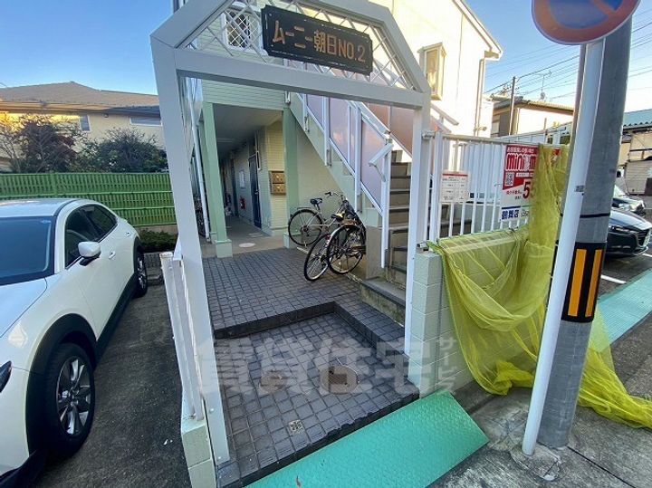 ムーニー朝日No2の玄関