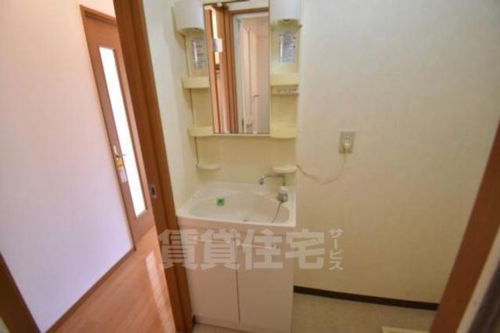 大阪府摂津市昭和園の賃貸アパートの内装