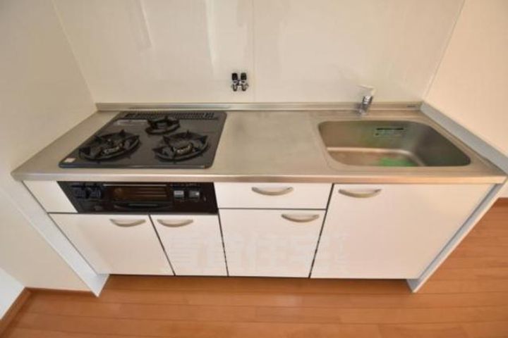 大阪府摂津市昭和園の賃貸アパートのキッチン