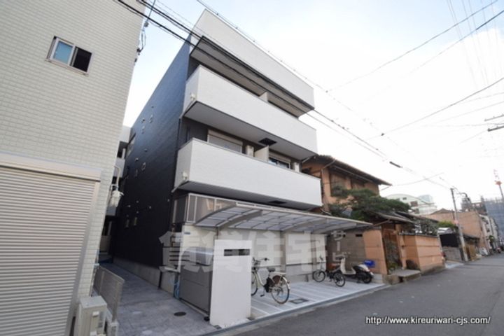 クローバーハイツ鷹合の外観