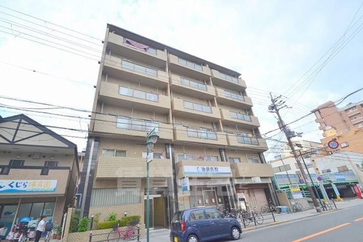 第1マンション北(グランドハイツ北)の外観