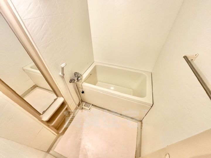 大阪府茨木市真砂3丁目の賃貸マンションの風呂