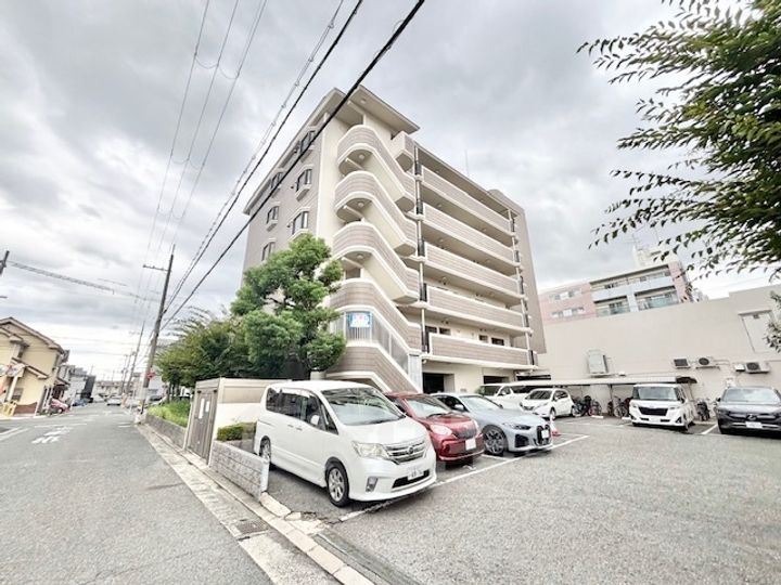 大阪府茨木市真砂3丁目の賃貸マンションの外観