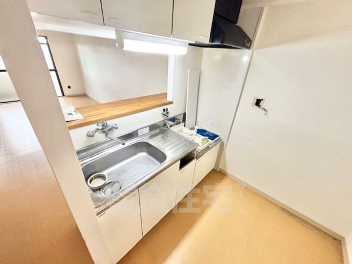 大阪府茨木市真砂3丁目の賃貸マンションのキッチン