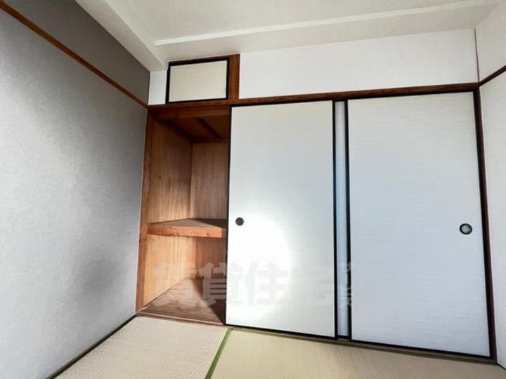大阪府豊中市小曽根1丁目の賃貸マンションの内装