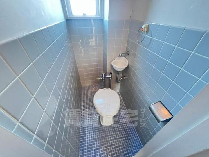 大阪府豊中市小曽根1丁目の賃貸マンションの内装