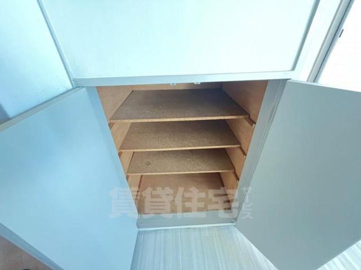 大阪府豊中市小曽根1丁目の賃貸マンションの玄関