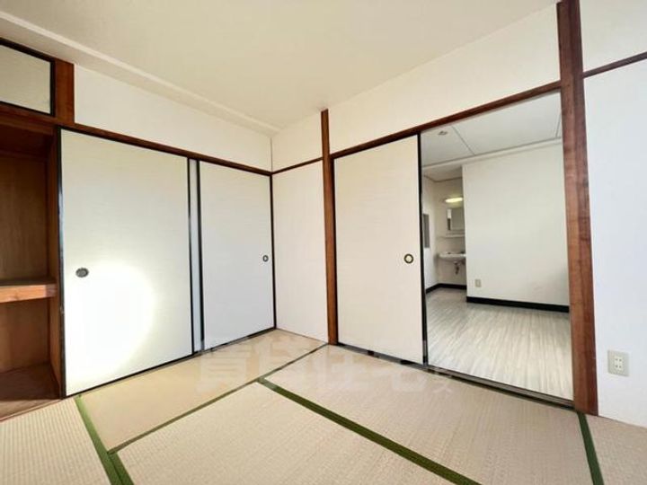 大阪府豊中市小曽根1丁目の賃貸マンションの寝室