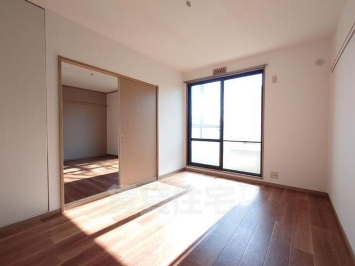 大阪府豊中市曽根西町2丁目の賃貸アパートの居間