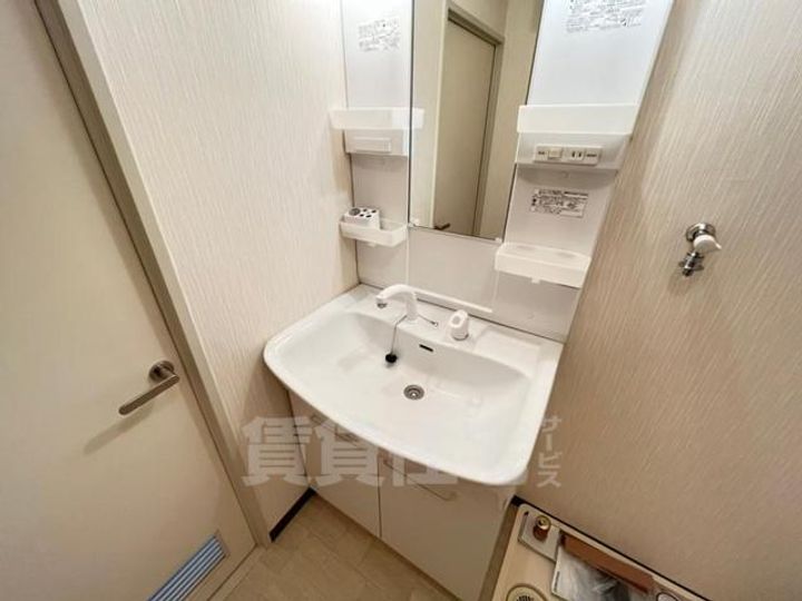 大阪府豊中市曽根南町3丁目の賃貸マンションの内装