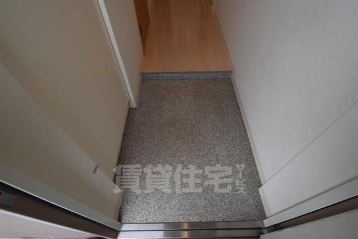 大阪府大阪市旭区千林2丁目の賃貸マンションの玄関