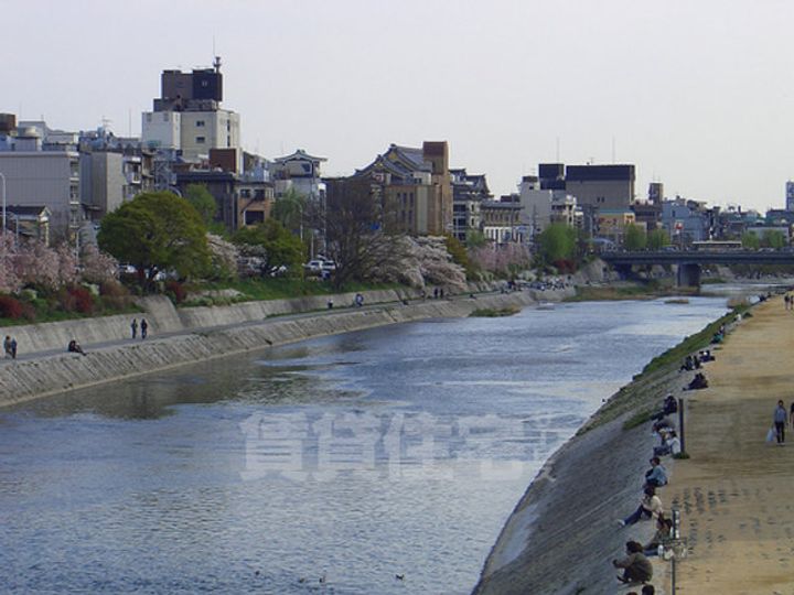 リバース桐山の周辺