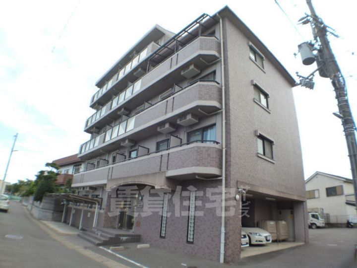 リバース桐山の外観