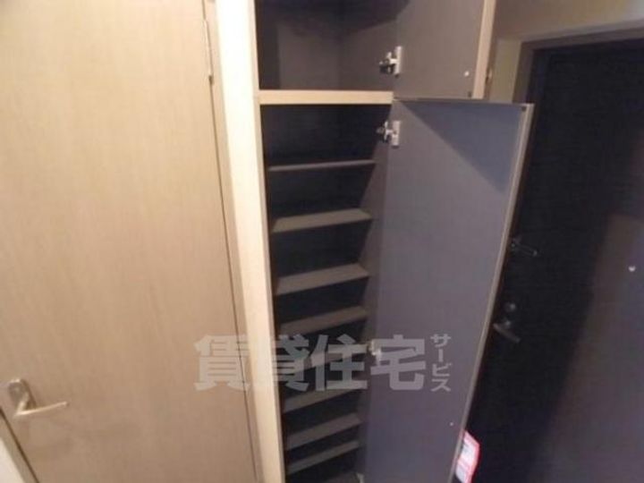 リバース桐山の玄関