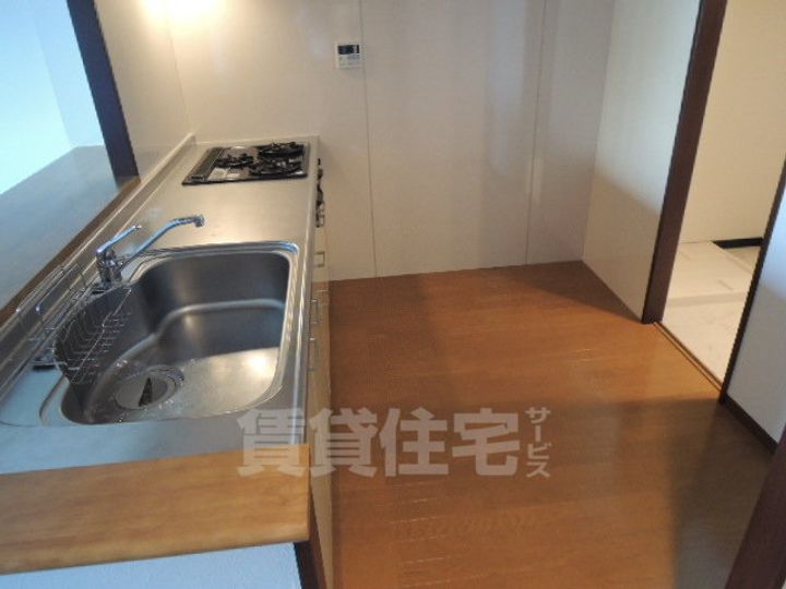 愛知県名古屋市瑞穂区八勝通2丁目の賃貸マンションのキッチン