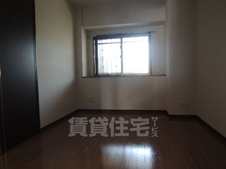 愛知県名古屋市瑞穂区八勝通2丁目の賃貸マンションの寝室