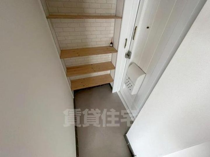 大阪府豊中市服部豊町1丁目の賃貸マンションの玄関