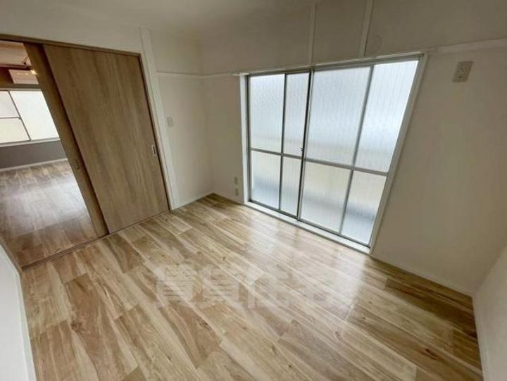 大阪府豊中市服部豊町1丁目の賃貸マンションの寝室