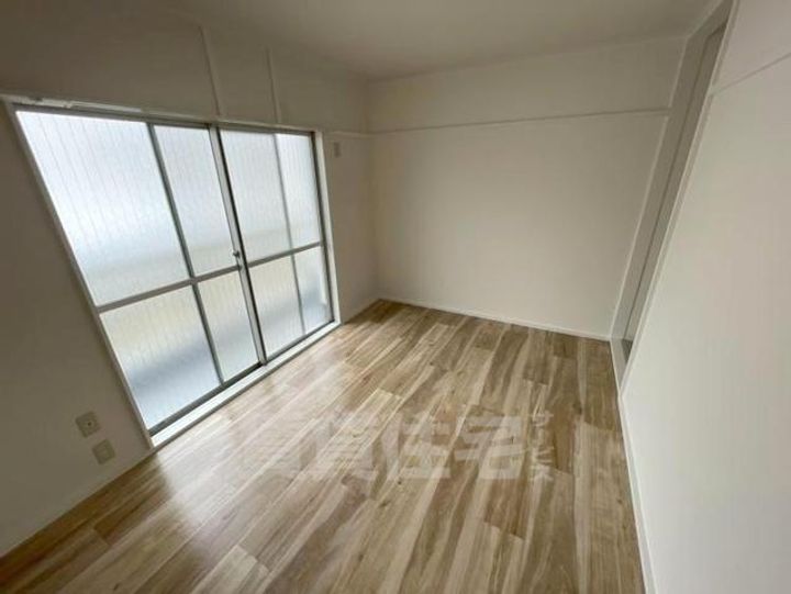 大阪府豊中市服部豊町1丁目の賃貸マンションの寝室