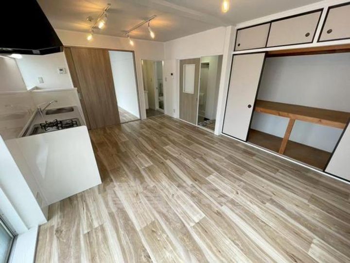 大阪府豊中市服部豊町1丁目の賃貸マンションの居間