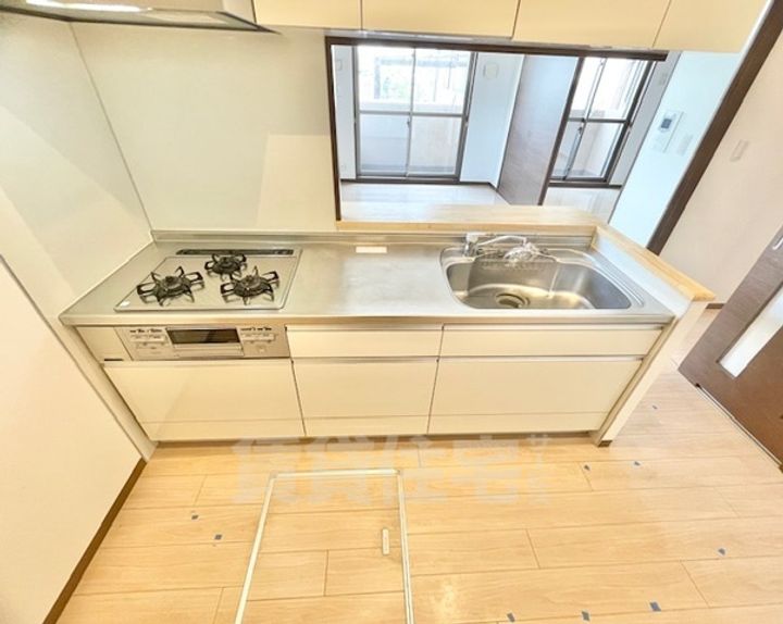 大阪府茨木市真砂玉島台の賃貸マンションのキッチン