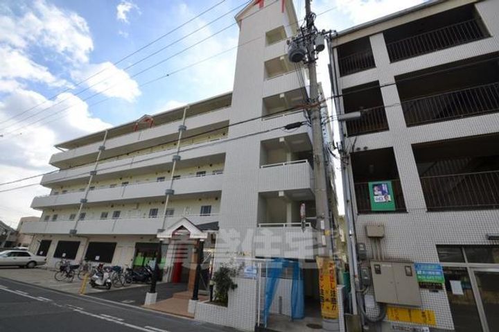 クレール西町北館の外観