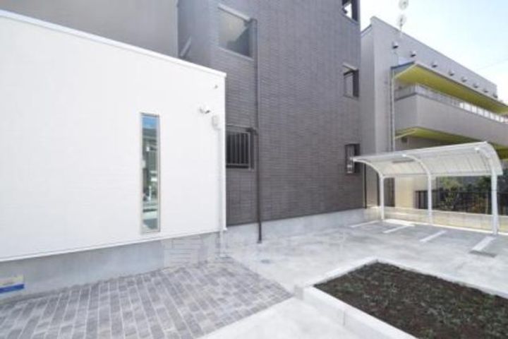 アスピラシオン尾頭橋の玄関