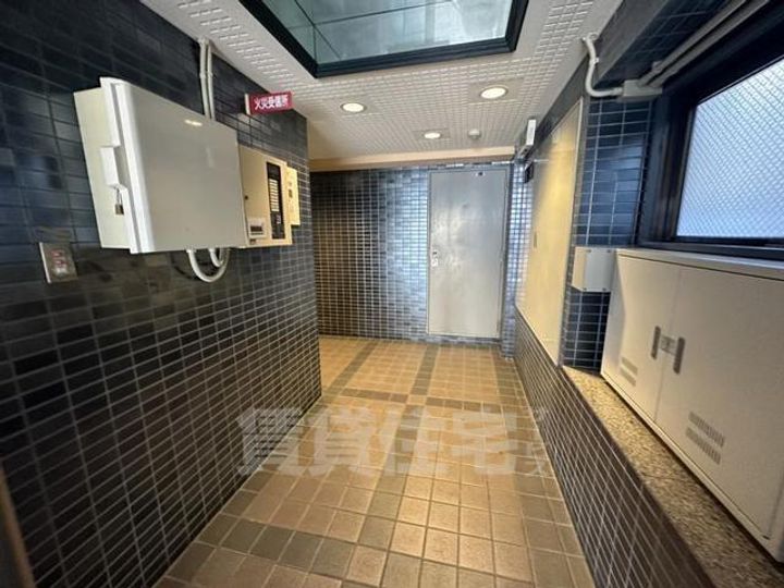 大阪府大阪市西淀川区野里1丁目の賃貸マンションの玄関