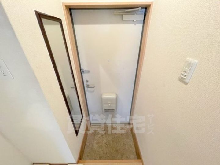 ブライトハイムC棟の玄関