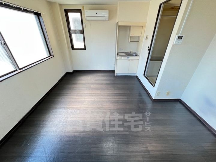 エナミビル大阪十三(エムコーポラス)の居間