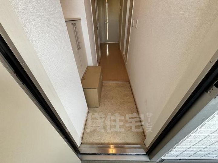 大阪府大阪市旭区清水5丁目の賃貸アパートの玄関