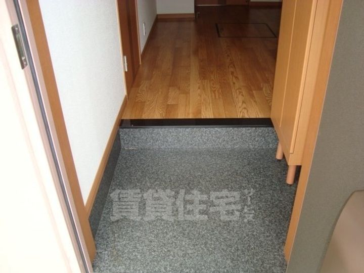 MJハウス横吹の玄関