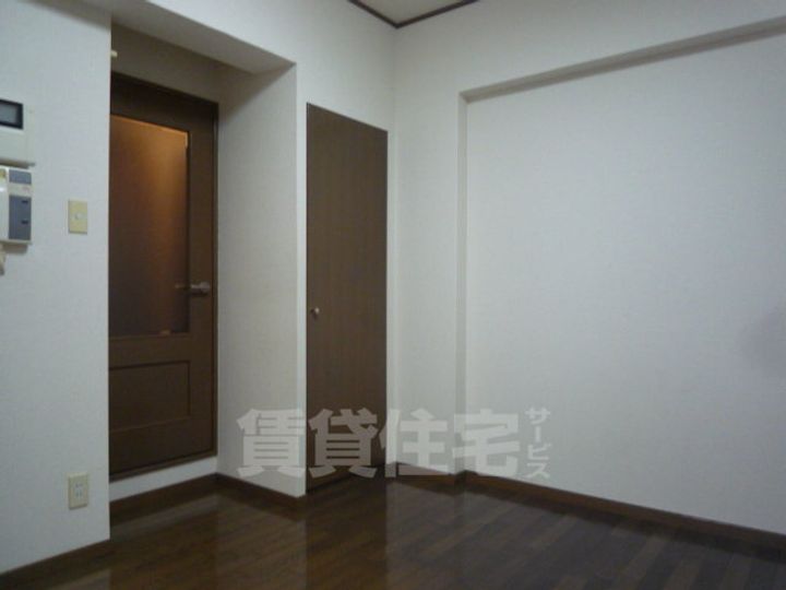 大阪府堺市堺区中向陽町1丁の賃貸マンションの居間