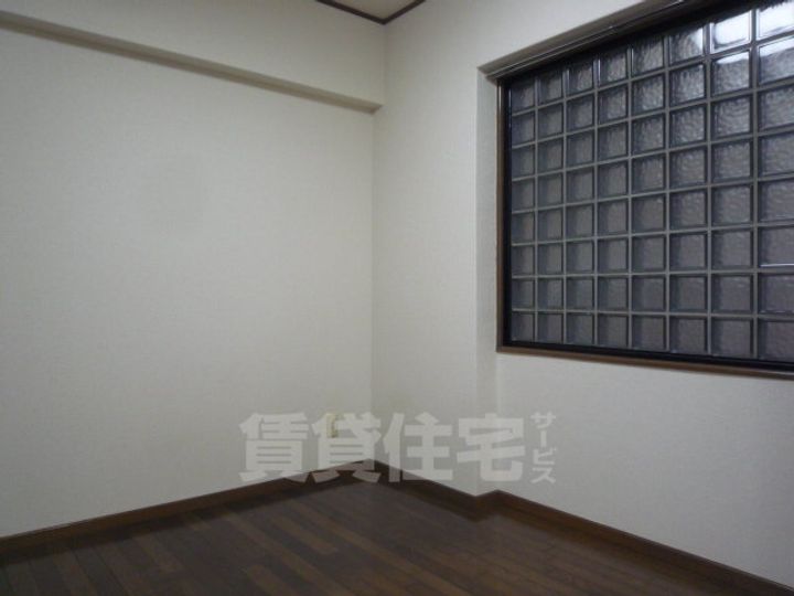 大阪府堺市堺区中向陽町1丁の賃貸マンションの居間