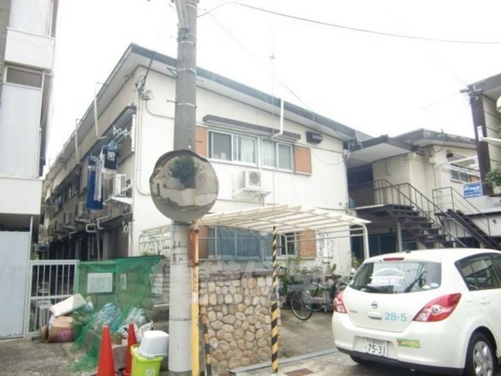 和美荘1棟の外観