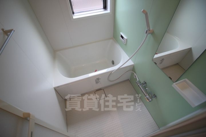 ERコート楠町2の風呂
