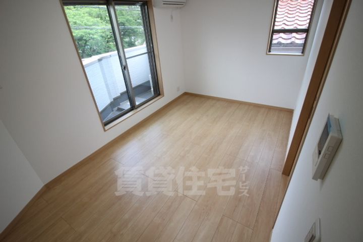 ERコート楠町2の居間