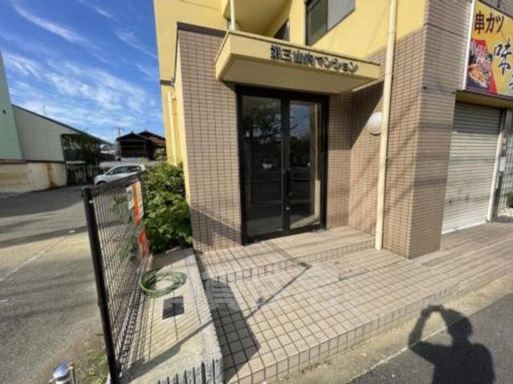 大阪府堺市中区深井清水町の賃貸マンションの玄関