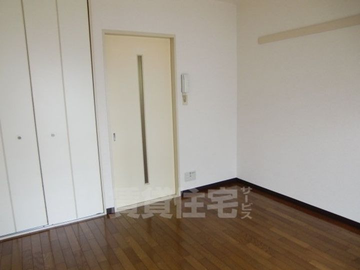 大阪府豊中市服部西町1丁目の賃貸マンションの子供部屋
