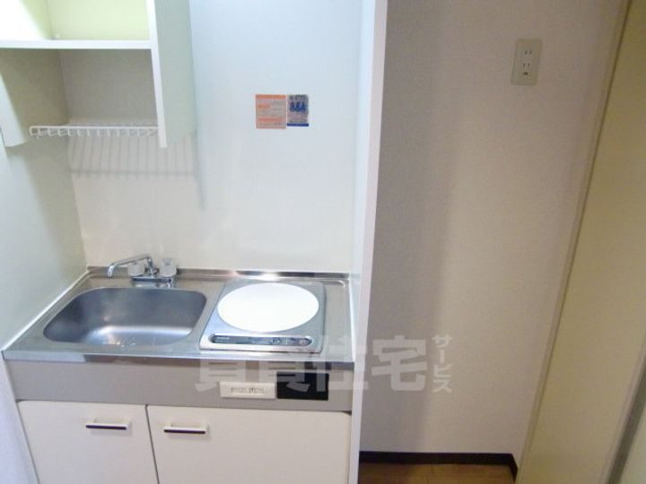 大阪府豊中市服部西町1丁目の賃貸マンションのキッチン