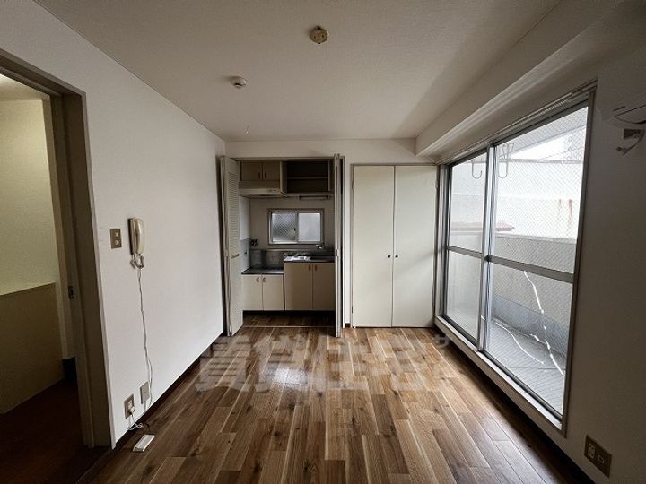 大阪府大阪市淀川区新北野3丁目の賃貸マンションの内装