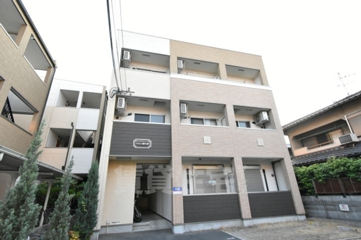 大阪府堺市西区鳳中町8丁の賃貸アパートの外観
