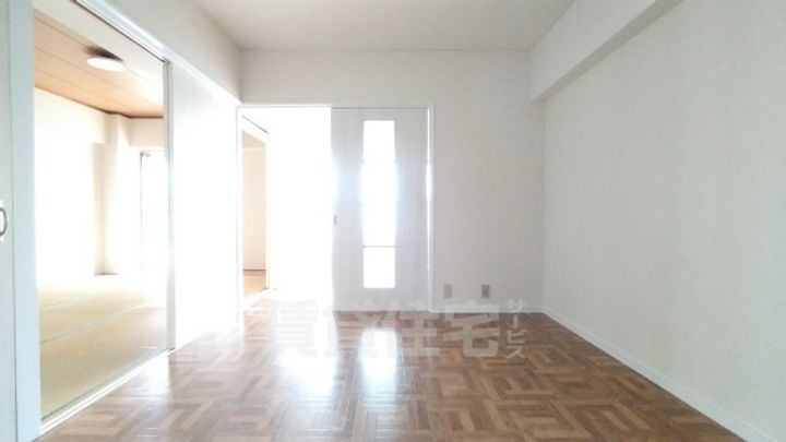 ラポール浜寺の居間