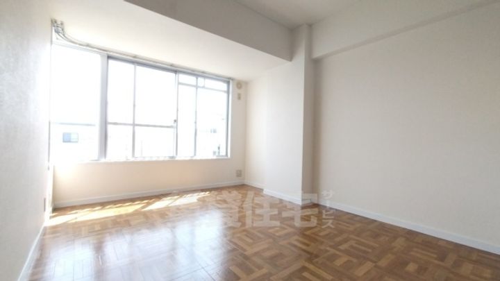 ラポール浜寺の居間