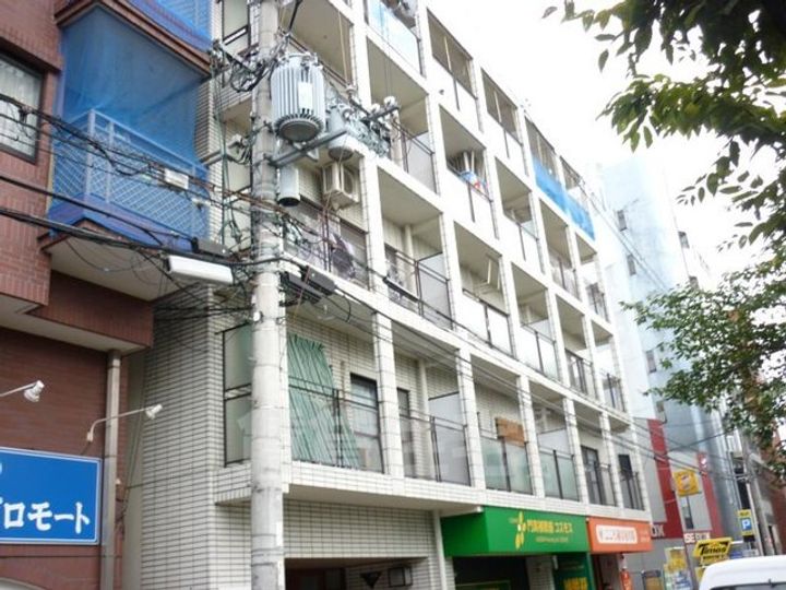 ホワイトパルの外観